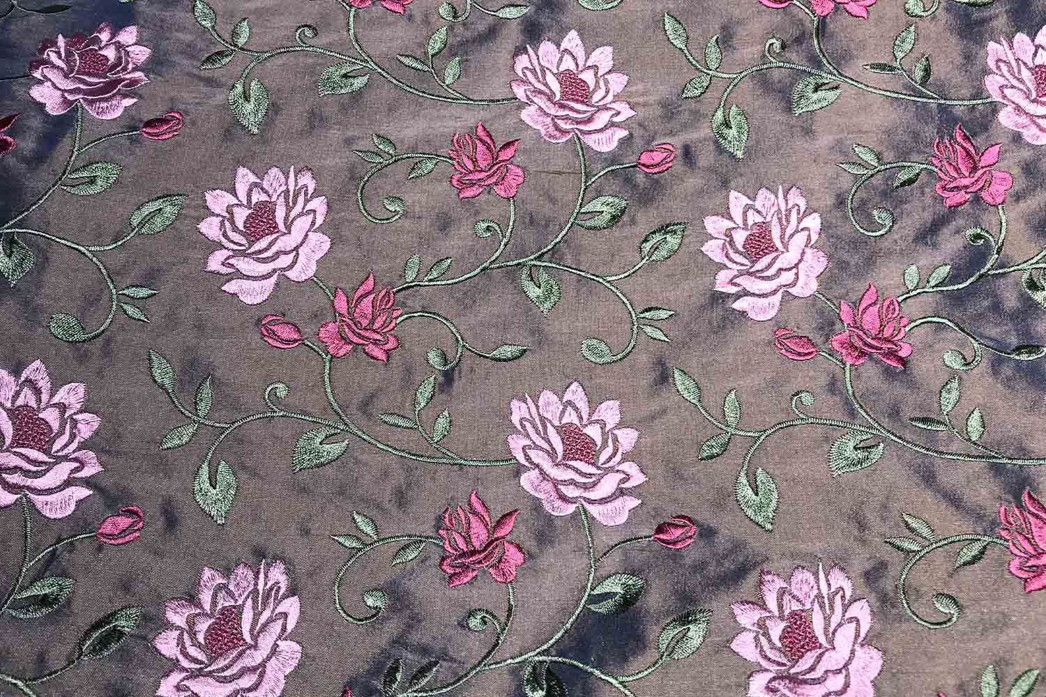 bestickte dupionseide rosen